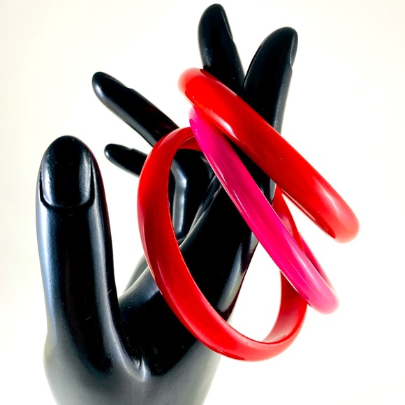 Vintage Jewelry - Set of 3 vintage plastic stacking 1980’s bangle bracelets